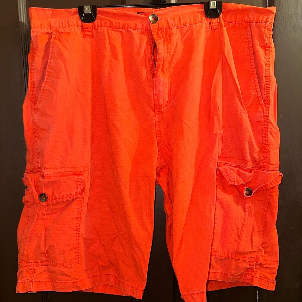 Men’s cargo shorts size 40